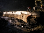 Öko-Bau einer Stützmauer ohne Fundament