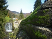 Širitev ceste ob potoku s pomočjo naše zelene tehnologije