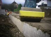 Armirana zemljina (BVC) zdrži tudi velike pritiske od zgoraj